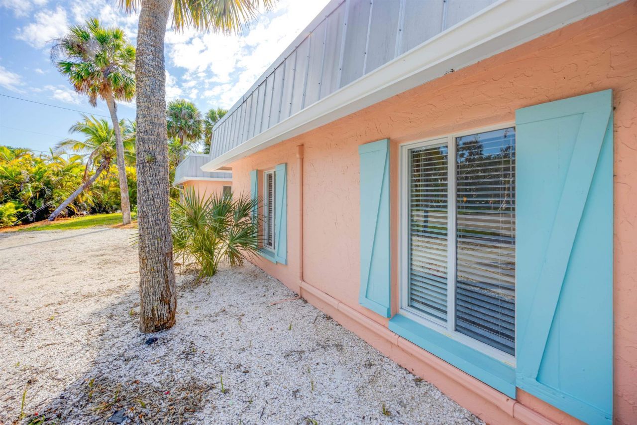 887 Casa Ybel Rd, Sanibel, FL 33957 Photo