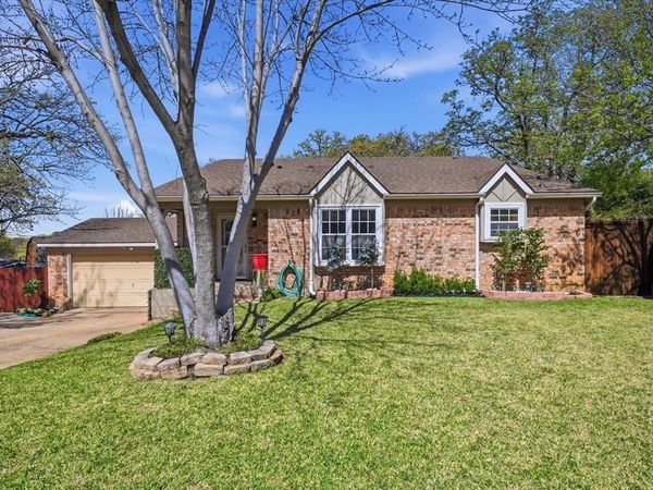 4900 Sagebrush Court, Arlington, TX 76017