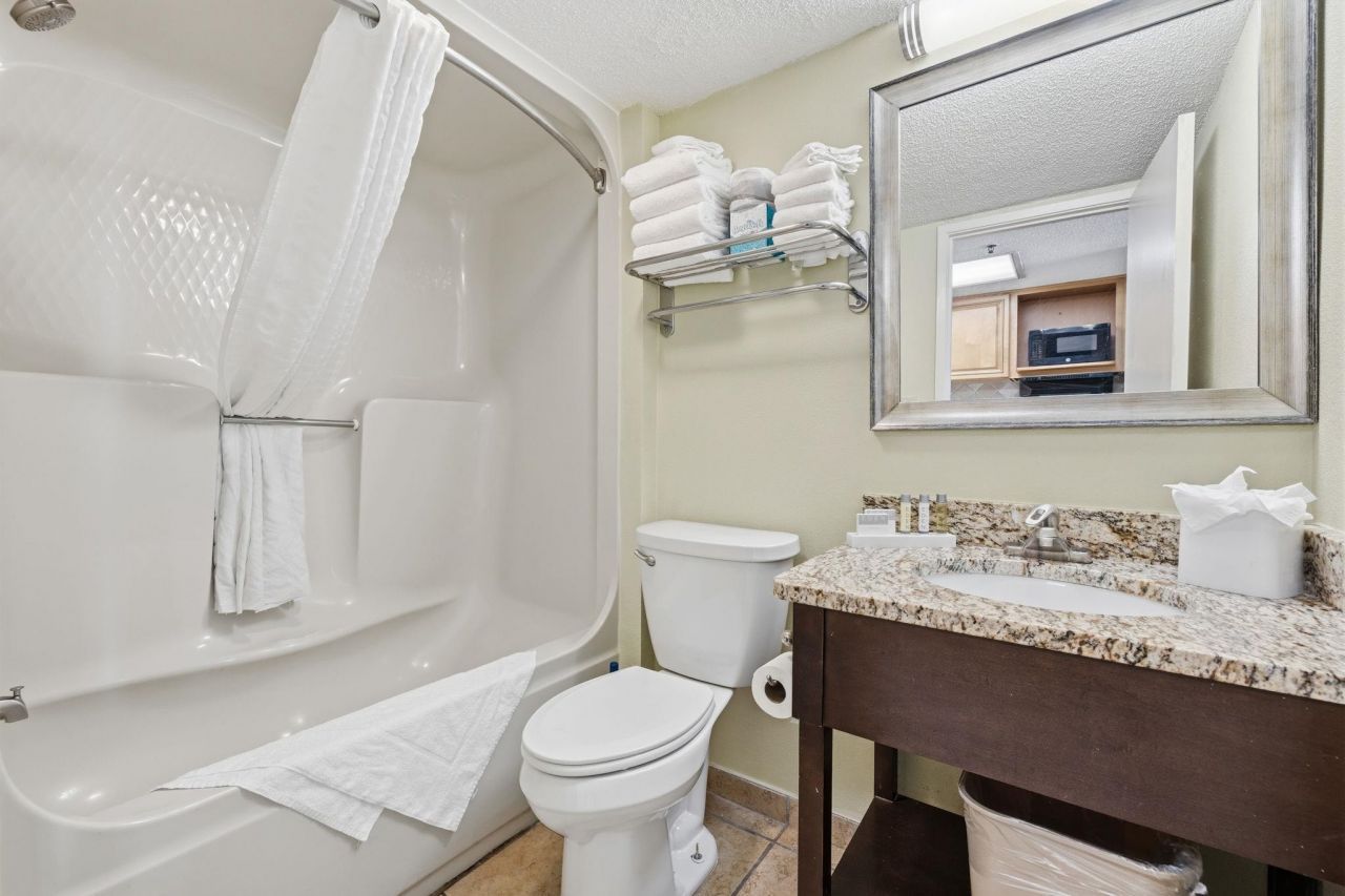 2401 S Ocean Blvd. Photo 15