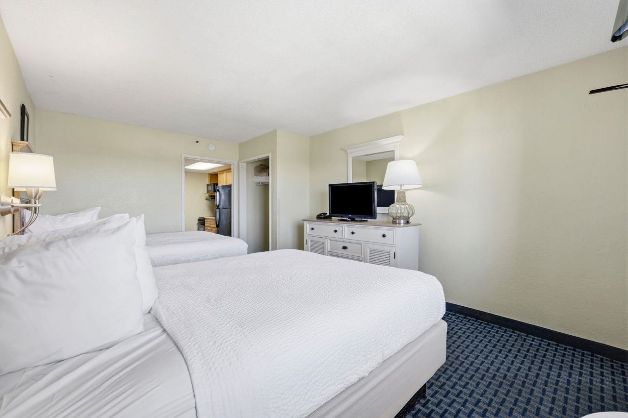 2401 S Ocean Blvd. Photo 18