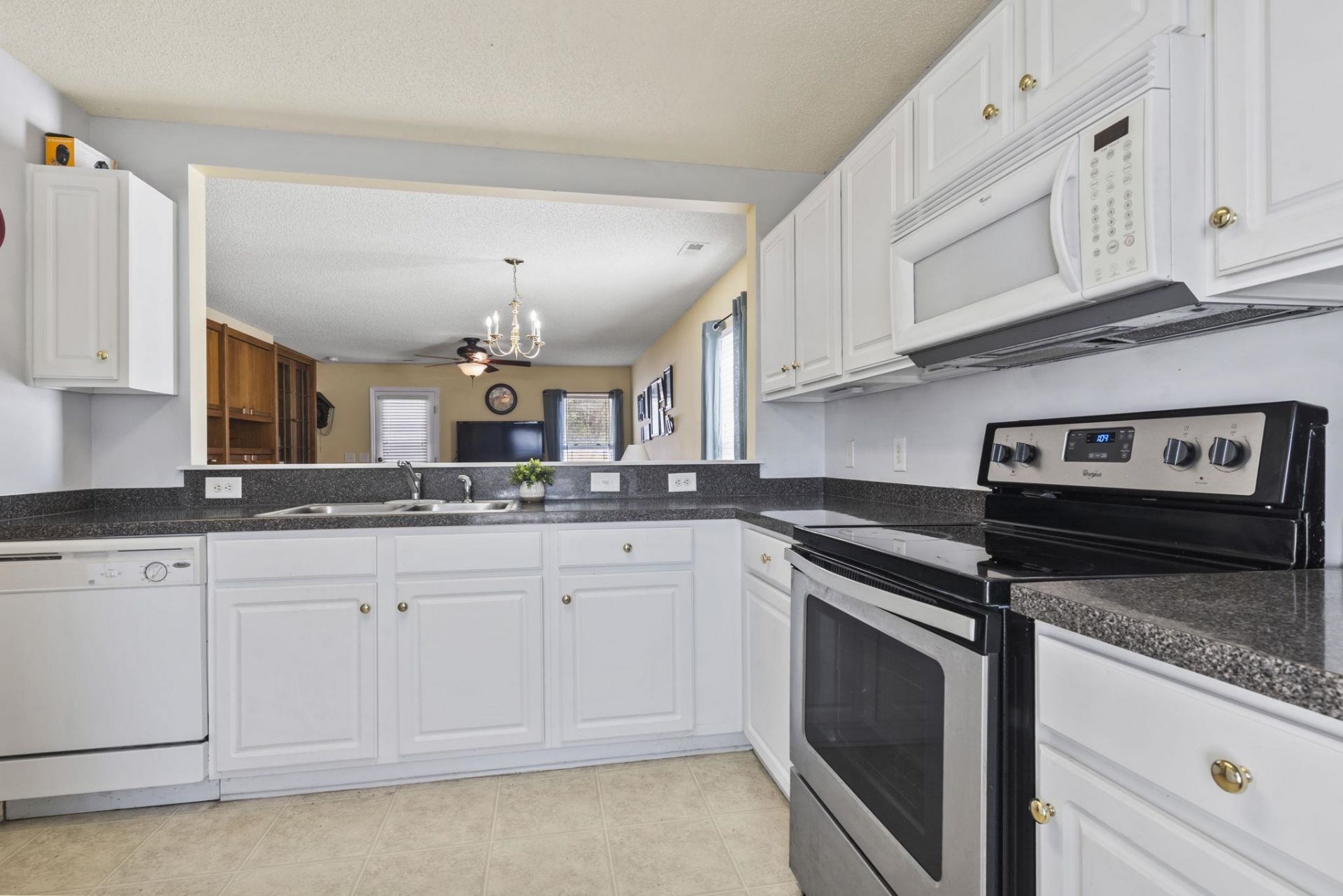 914 Bur Oak Ct. Photo 10