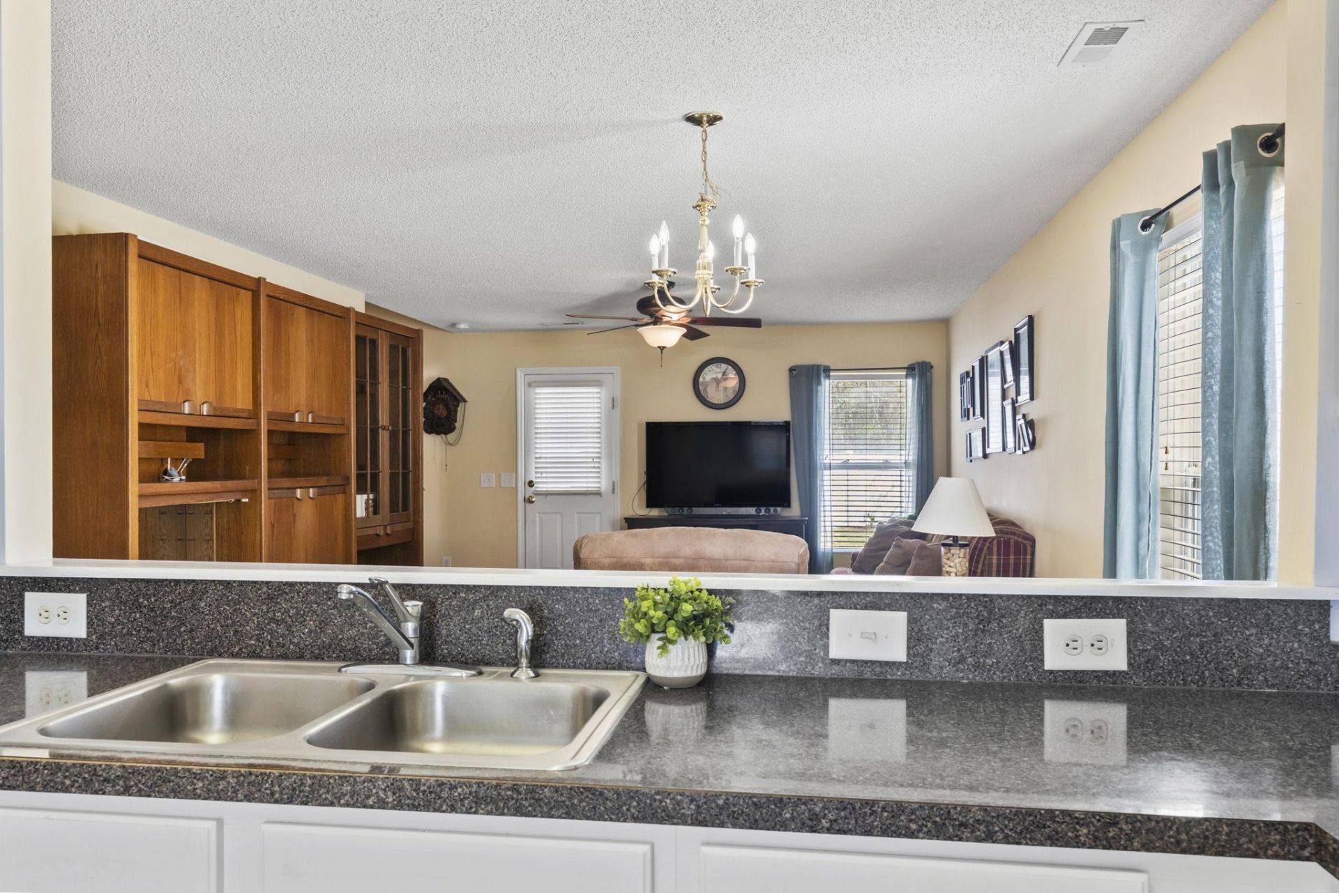 914 Bur Oak Ct. Photo 12