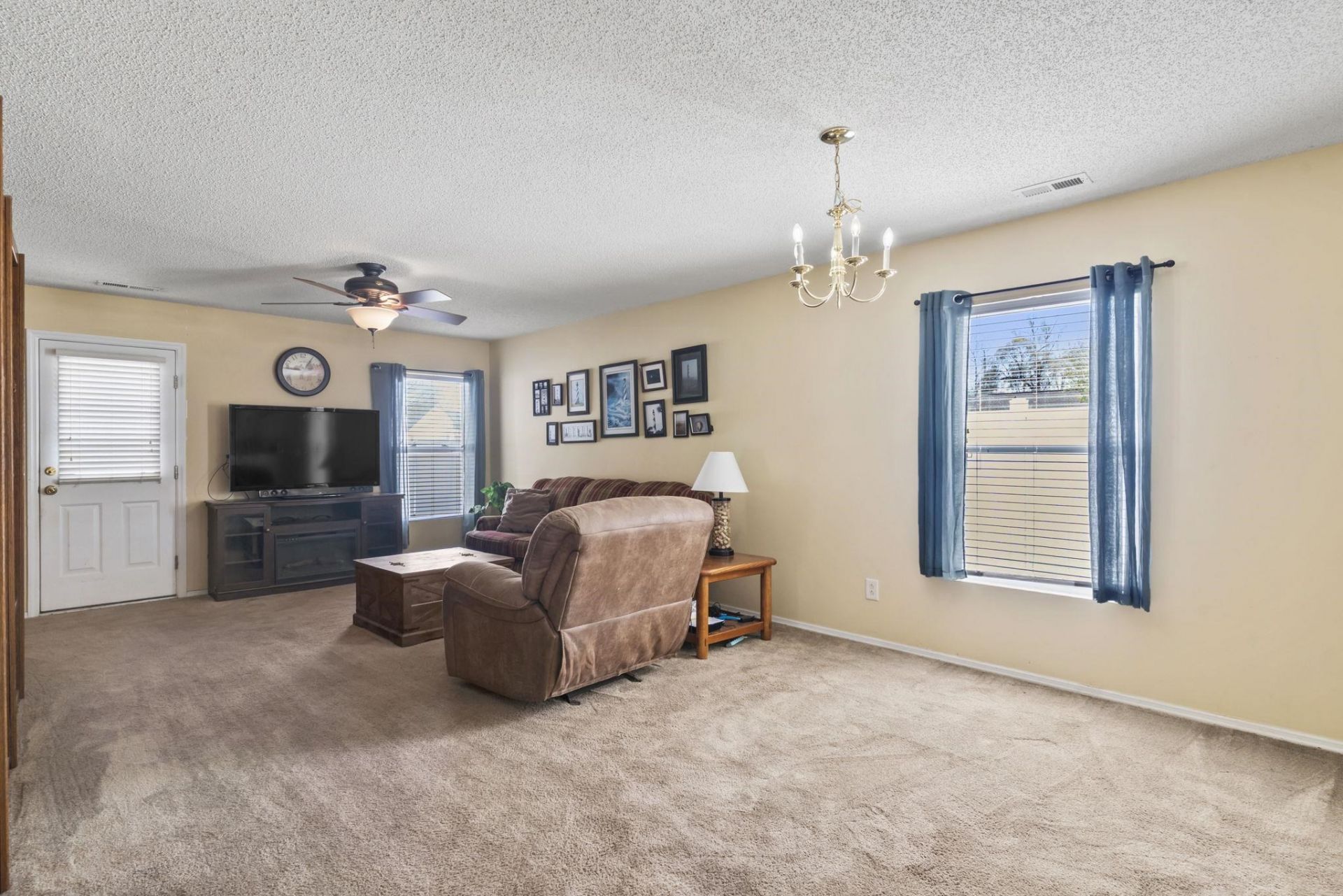 914 Bur Oak Ct. Photo 14