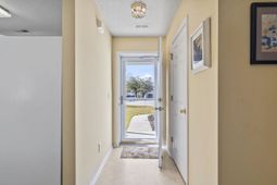 914 Bur Oak Ct. photo 4