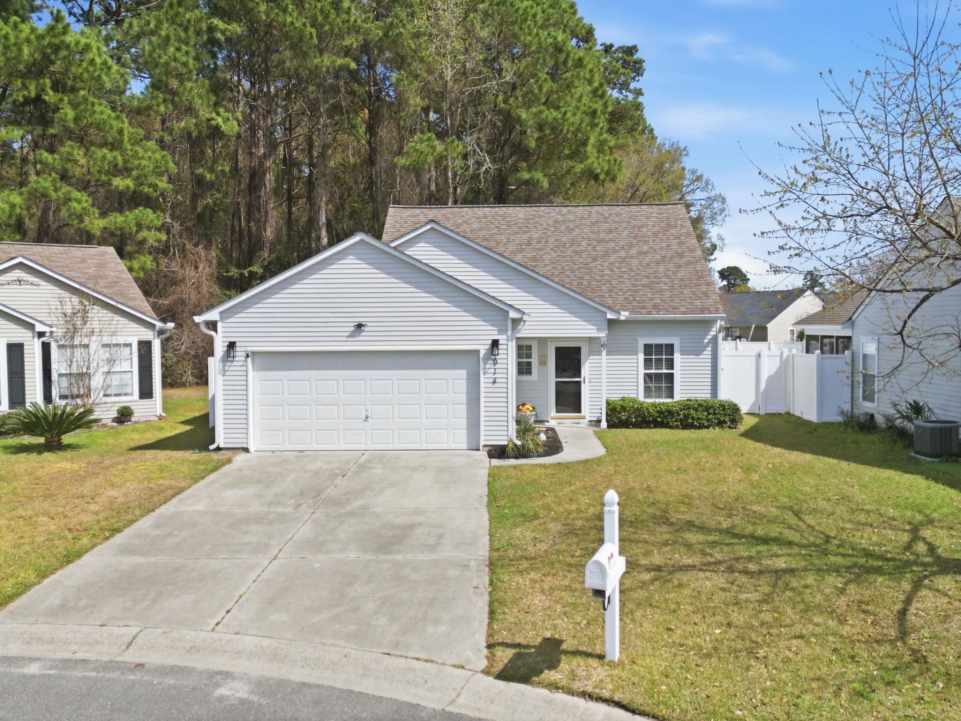 914 Bur Oak Ct. Photo 45