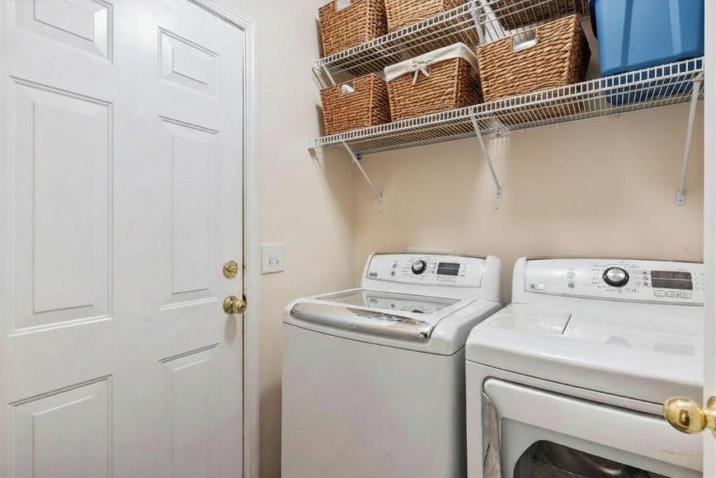 914 Bur Oak Ct. Photo 6