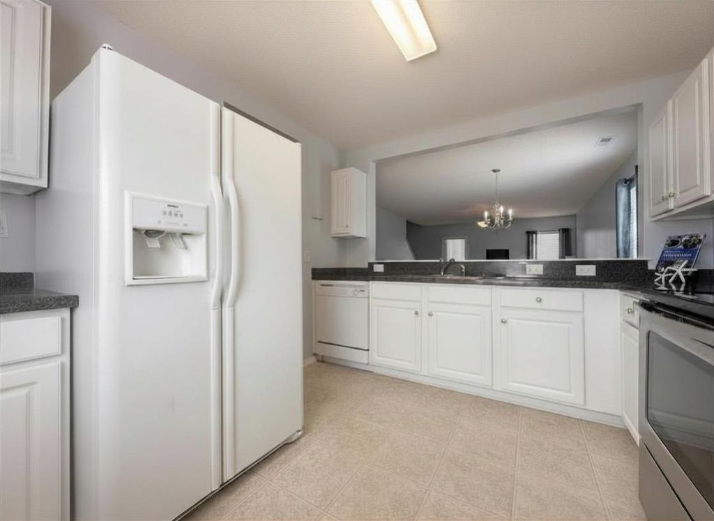 914 Bur Oak Ct. Photo 7