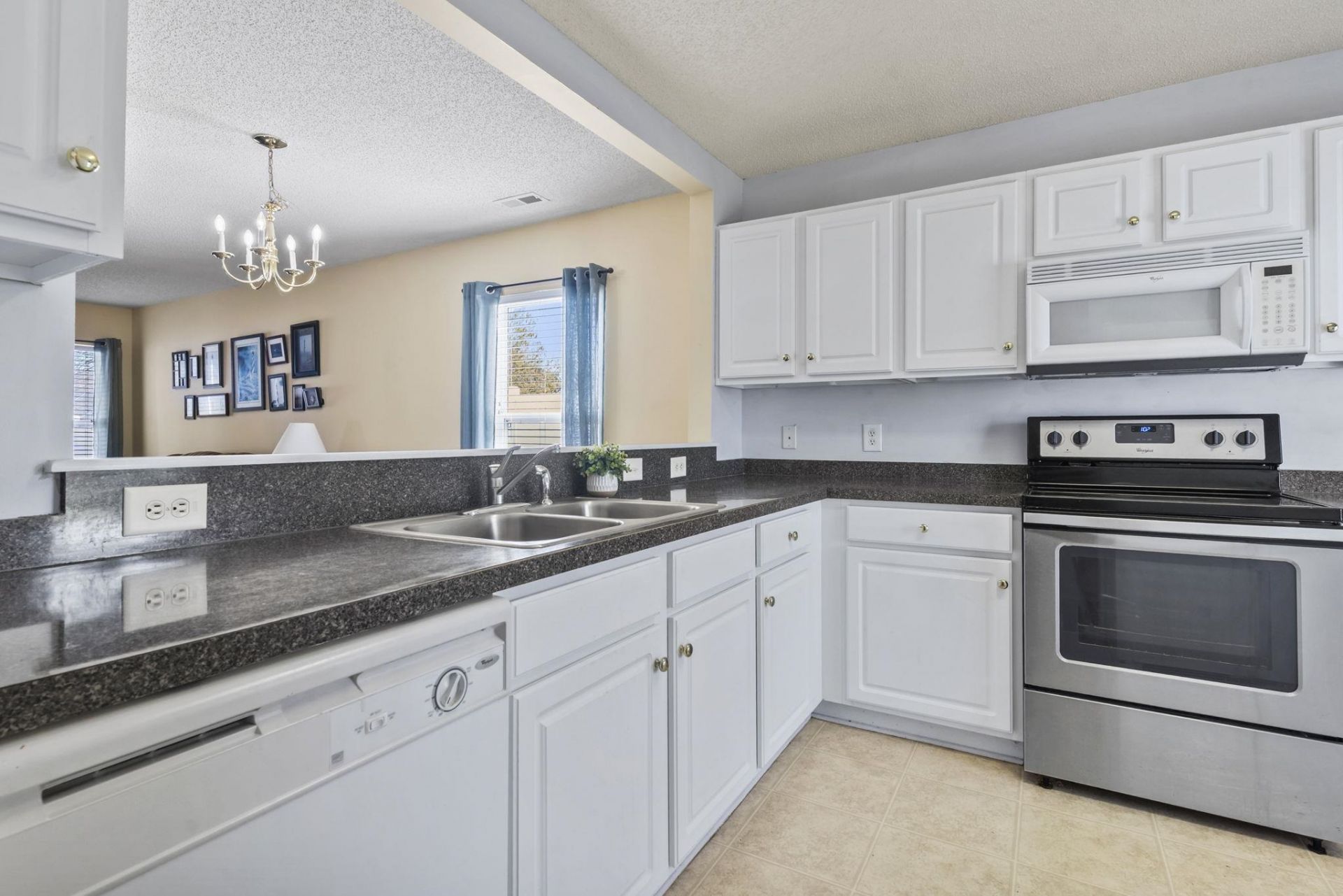 914 Bur Oak Ct. Photo 8