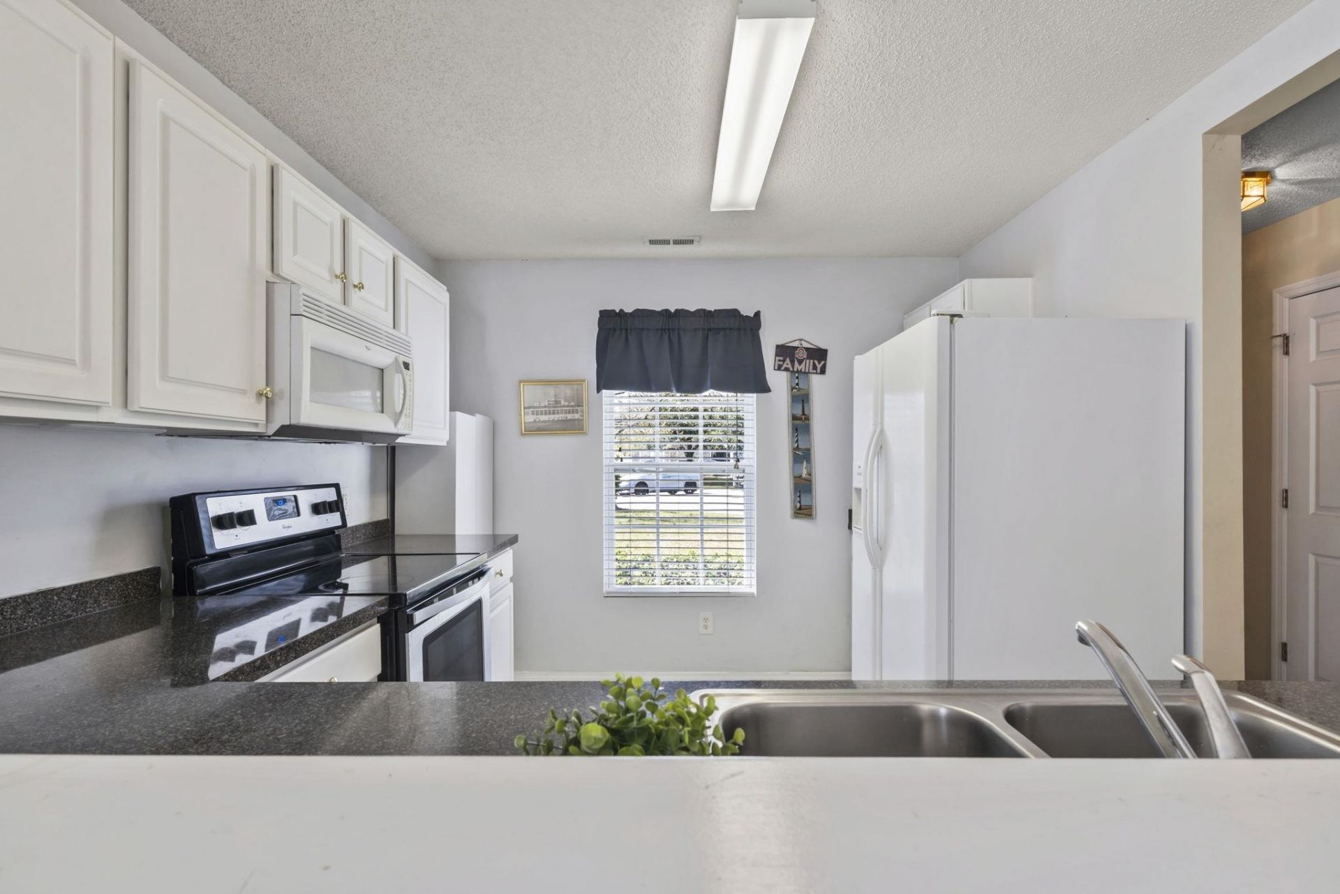 914 Bur Oak Ct. Photo 9