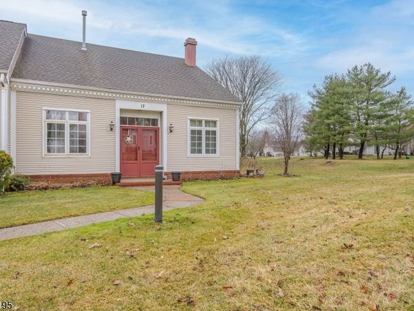 1 Chadwick Ln, Monroe, NJ 08831