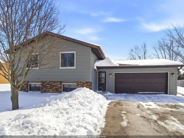 29 HILLOCK COURT, Appleton, WI 54914
