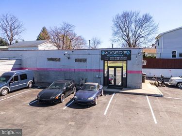 2227 N 3RD AVENUE, WHITEHALL, PA 18052