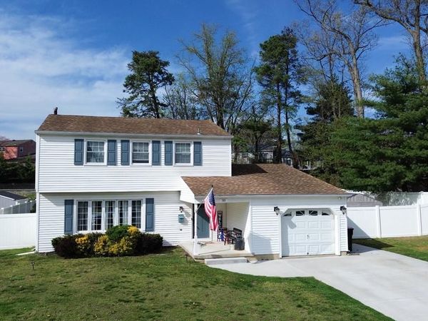 30 CEDAR CREEK DR, LAUREL SPRINGS, NJ 08021