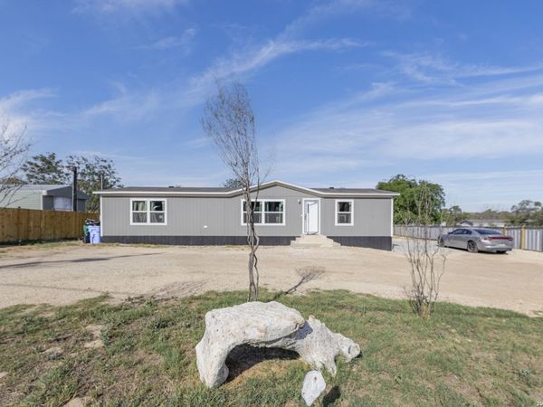 22819 Copper Canyon, Elmendorf, TX 78112