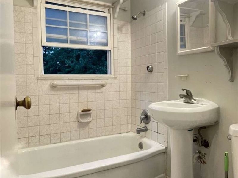 442 Clearview Drive , Unit U9, Euclid, OH 44123 Photo 3