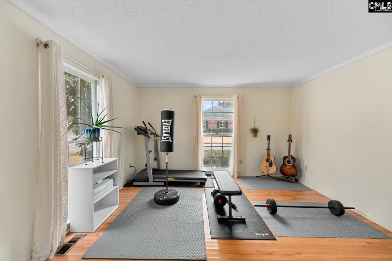 2015 Middleton Street  Photo 4