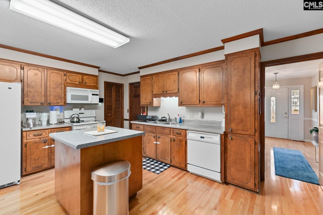 2015 Middleton Street  Photo 9