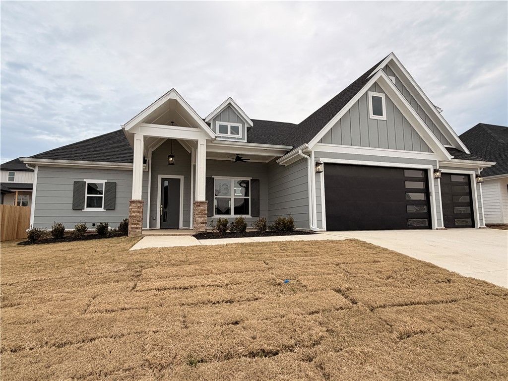 2704 Lunar Avenue  Lowell, AR 72745