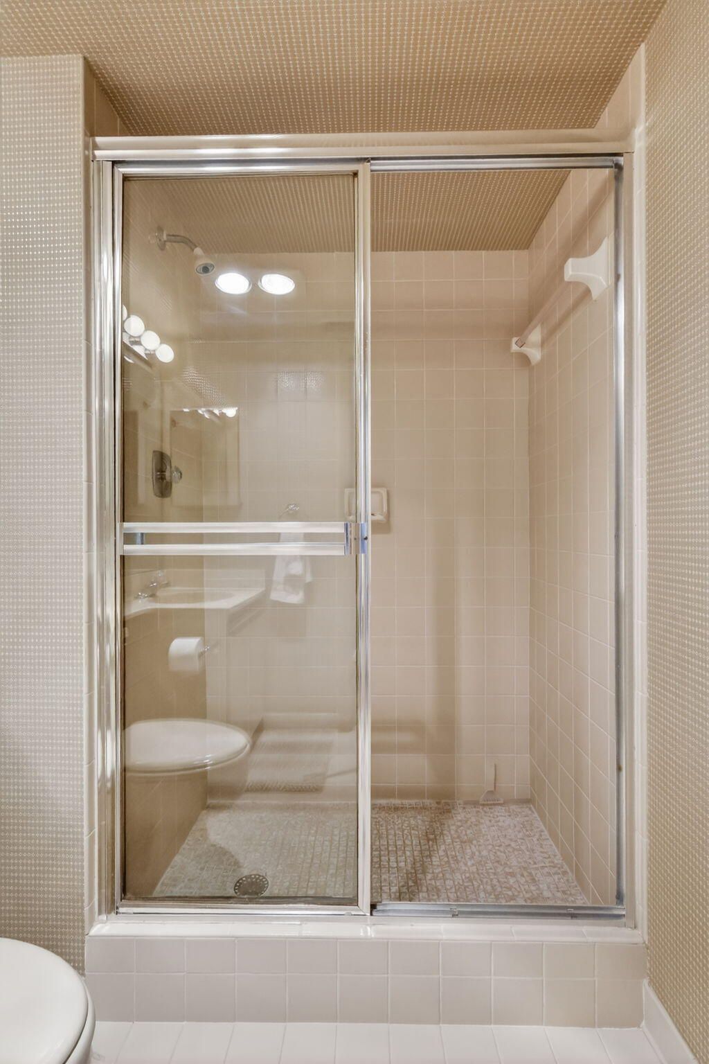 5561 Fairway Park Drive, Unit 203, Boynton Beach, FL 33437 Photo