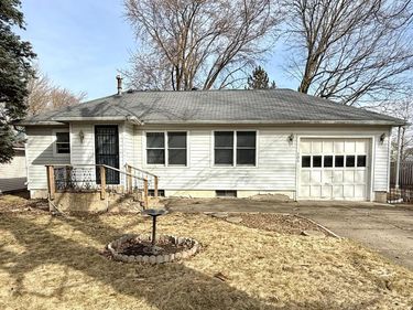 105 3rd Avenue NW, Grand Meadow, MN 55936