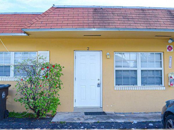 4260 NW 31st Ter, Unit 2, Lauderdale Lakes, FL 33309