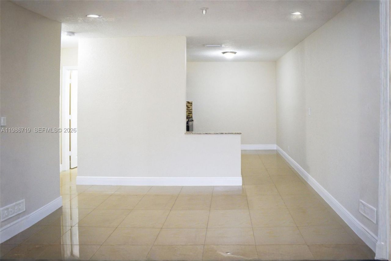 4260 NW 31st Ter, Unit 2, Lauderdale Lakes, FL 33309 Photo