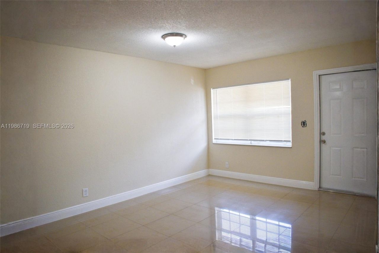 4260 NW 31st Ter, Unit 2, Lauderdale Lakes, FL 33309 Photo