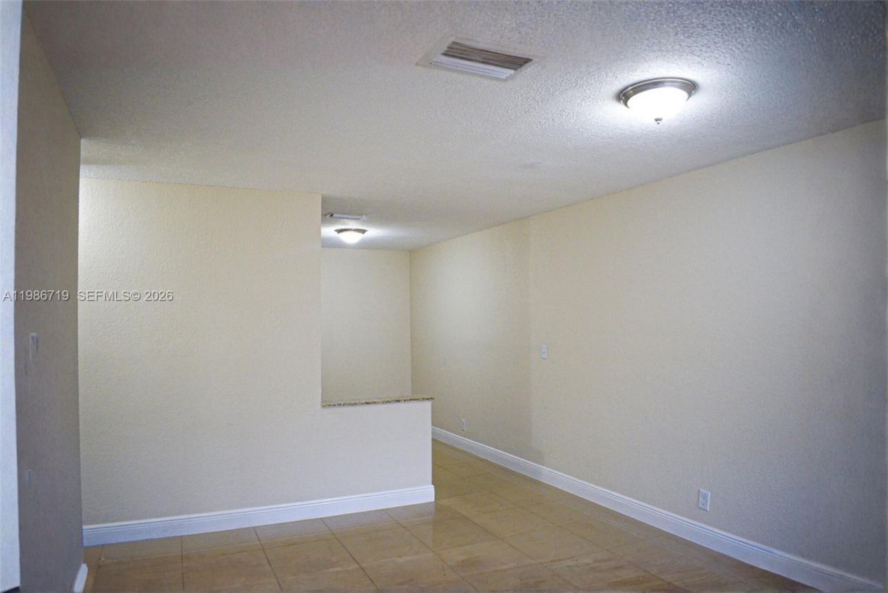 4260 NW 31st Ter, Unit 2, Lauderdale Lakes, FL 33309 Photo