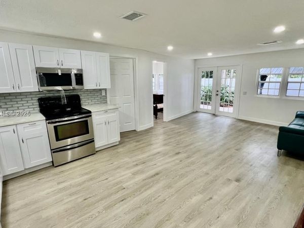 48 SW 14th St, Dania Beach, FL 33004