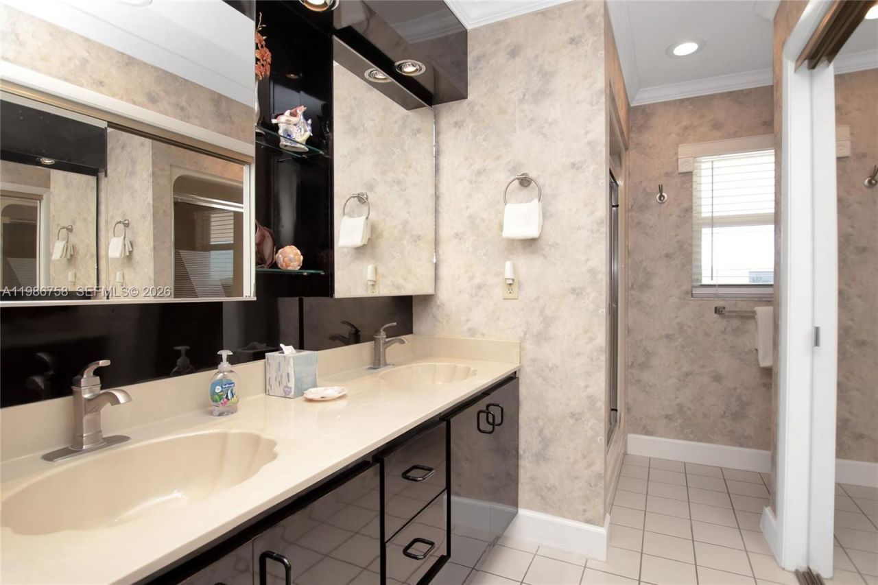 12690 Overseas Hwy , Unit 210, Marathon, FL 33050 Photo