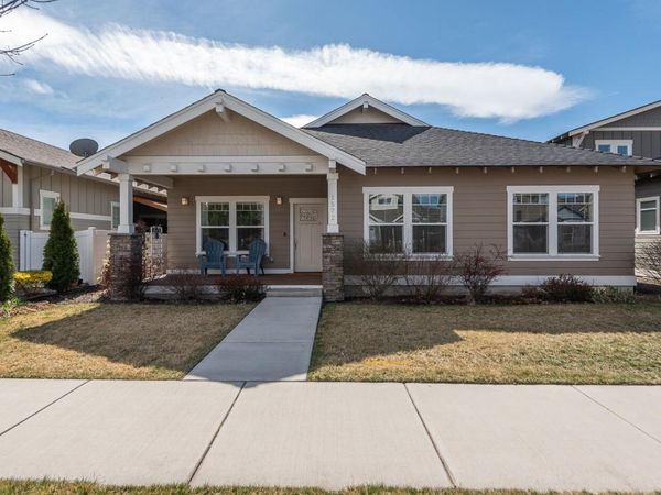 1572 NW Kingwood Avenue, Redmond, OR 97756