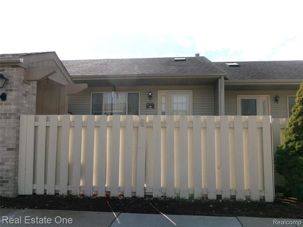 62181 ARLINGTON CIRCLE, South Lyon, MI 48178