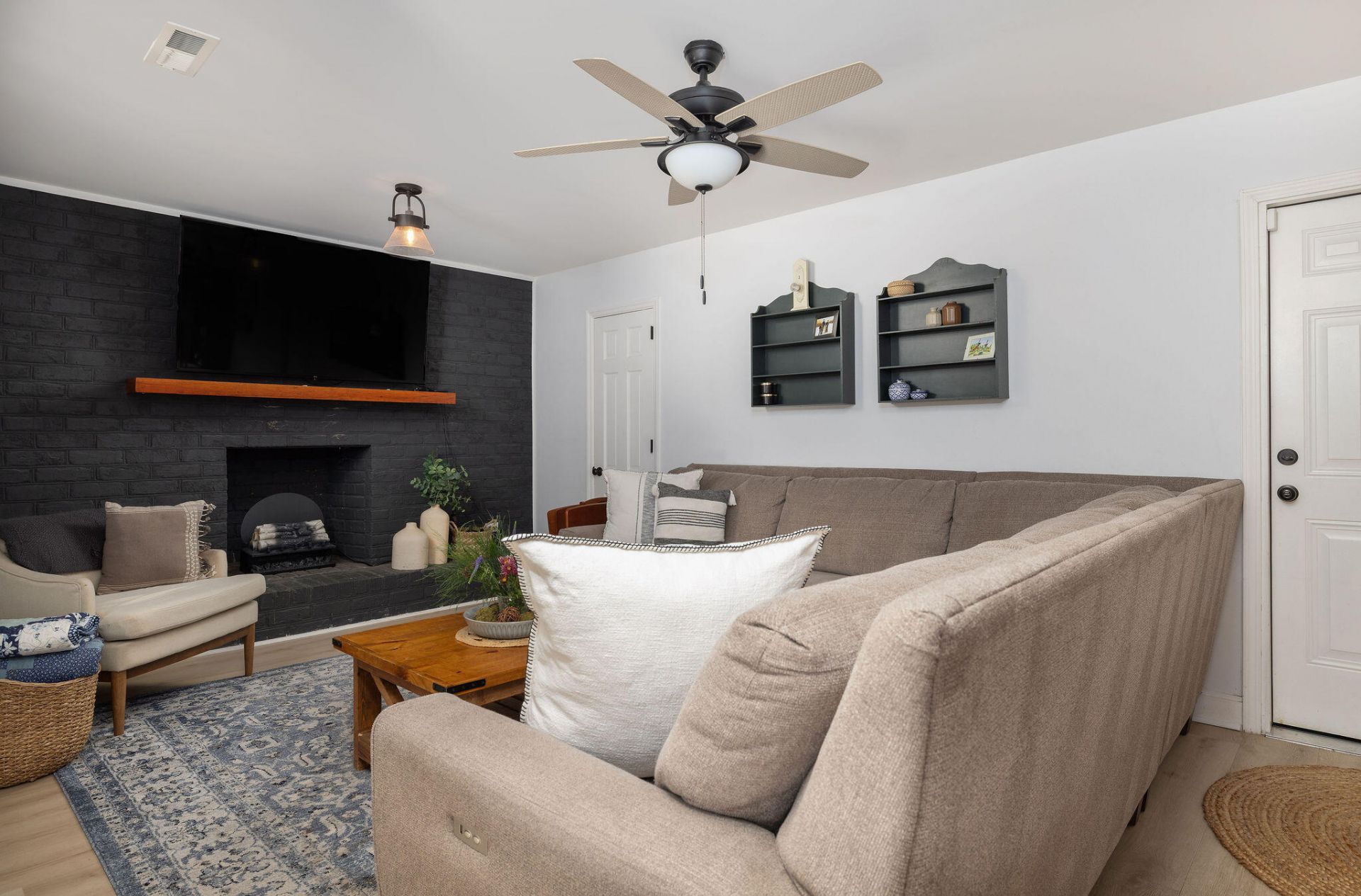 1045 Yeamans Hall Road Photo 23