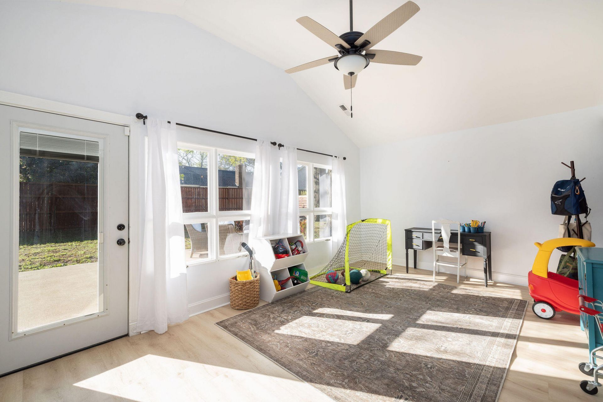 1045 Yeamans Hall Road Photo 27