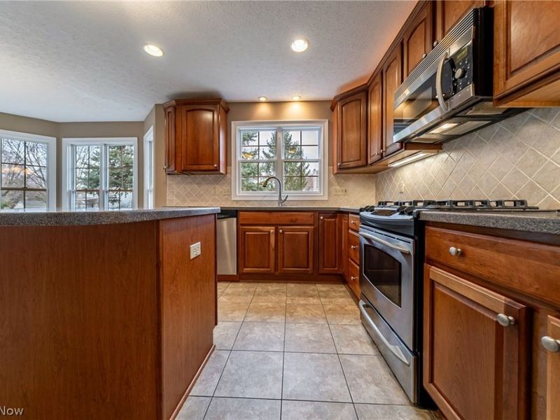 35914 Hanamar Drive , Avon, OH 44011 Photo 16