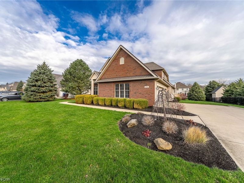 35914 Hanamar Drive , Avon, OH 44011 Photo 4