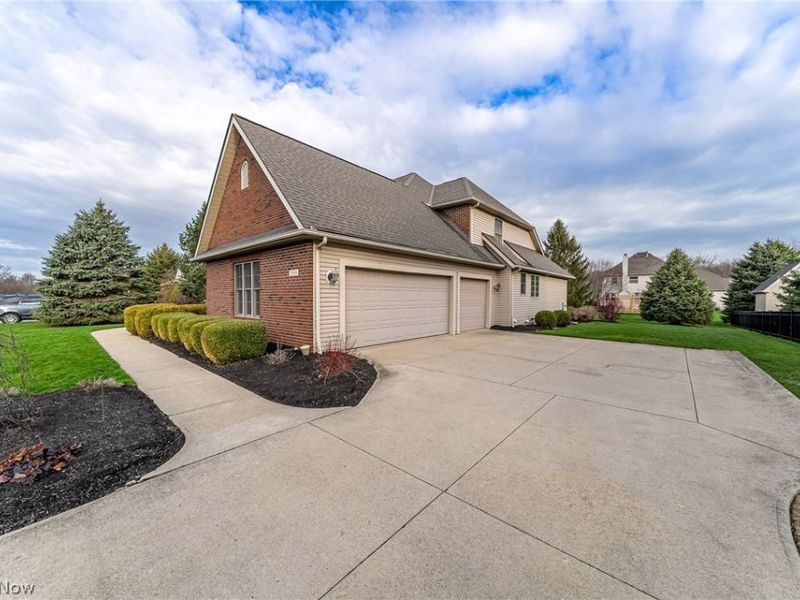 35914 Hanamar Drive , Avon, OH 44011 Photo 5