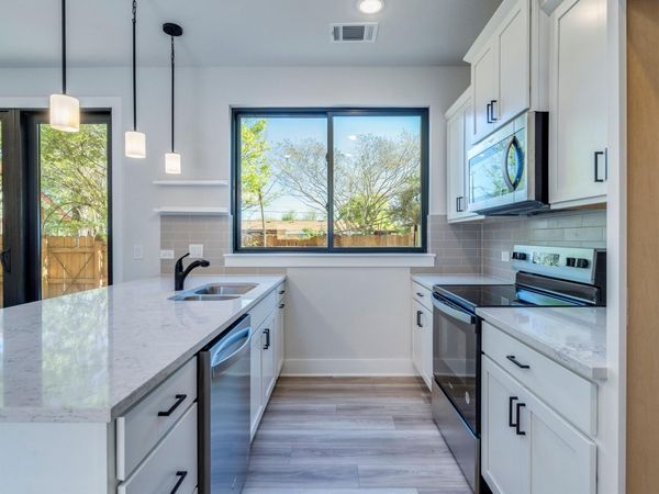 206 E Wonsley DR, Unit 2, Austin, TX 78753