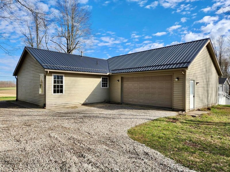 14853 King Road , Howard, OH 43028 Photo 2