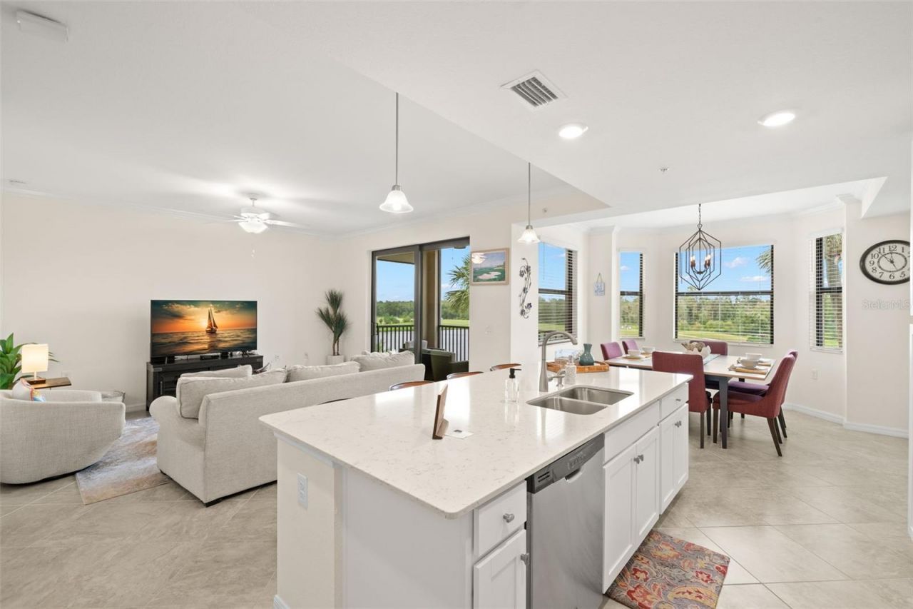 17520 Gawthrop Drive, Unit 303, Bradenton, FL 34211 Photo