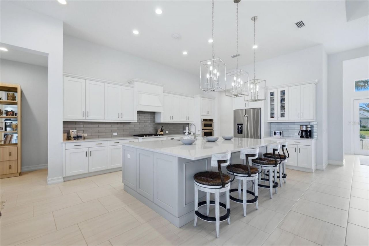 17115 Salerno Drive, Bradenton, FL 34202 Photo