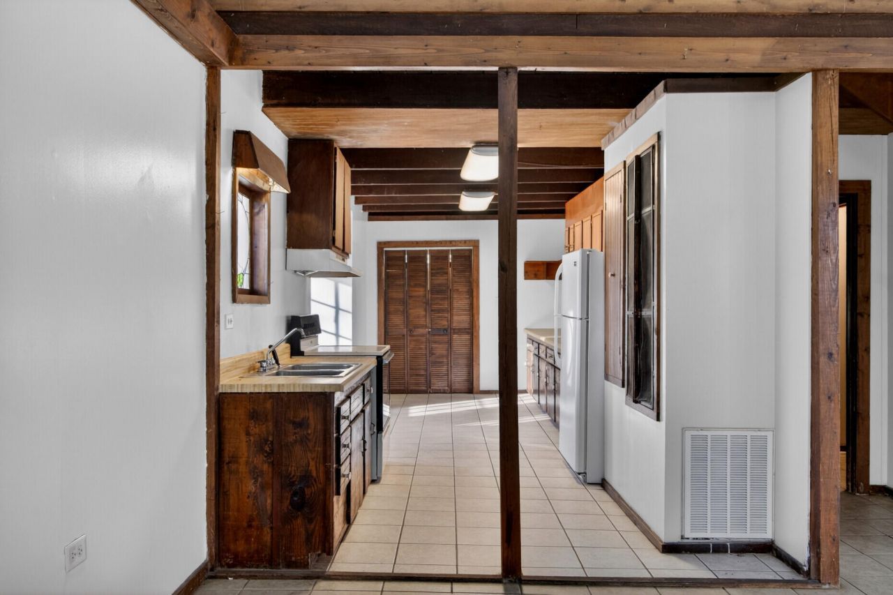 106 Jones Road Photo 11