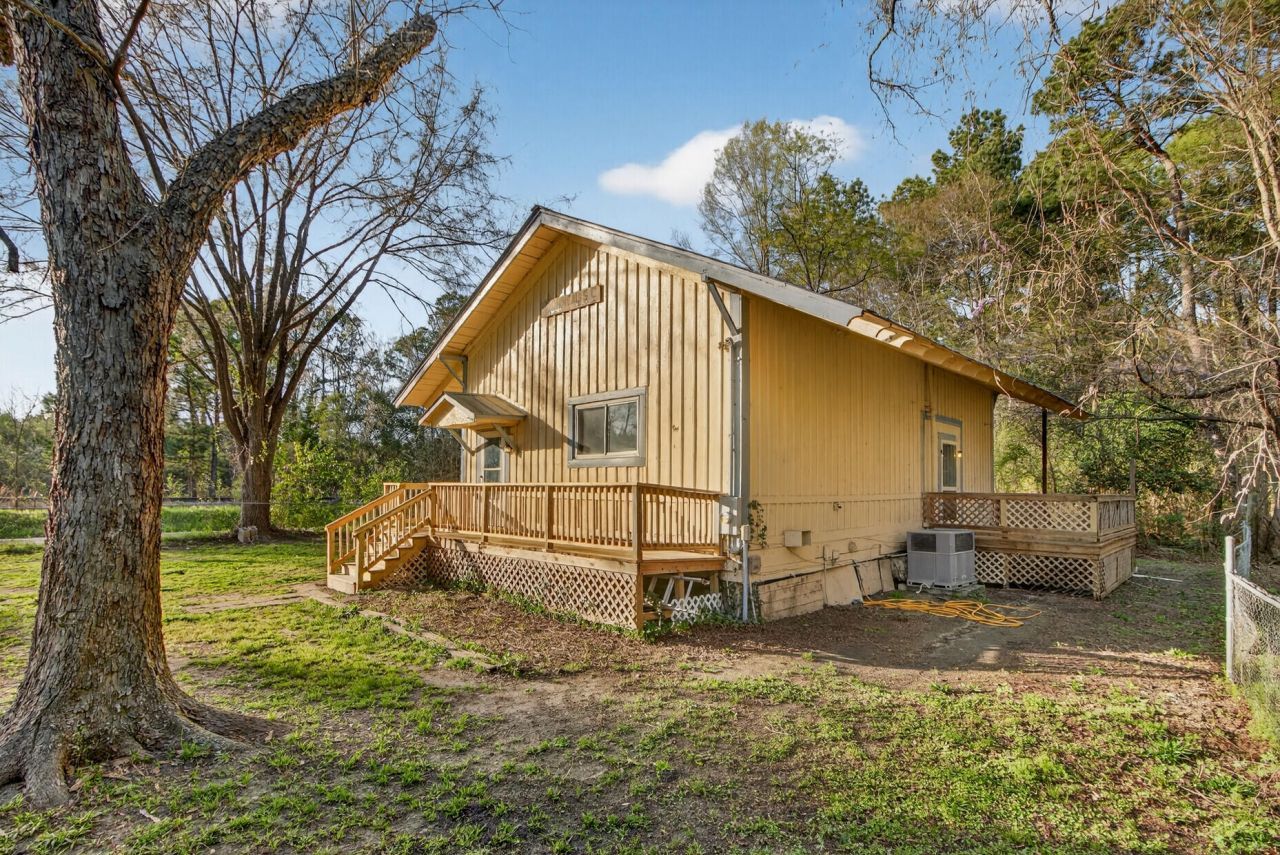 106 Jones Road Photo 3