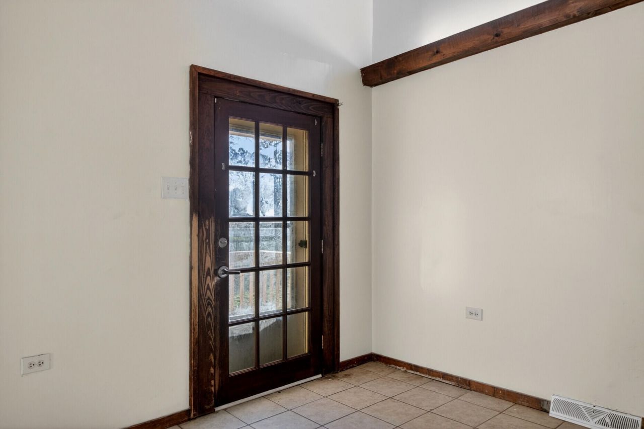 106 Jones Road Photo 7