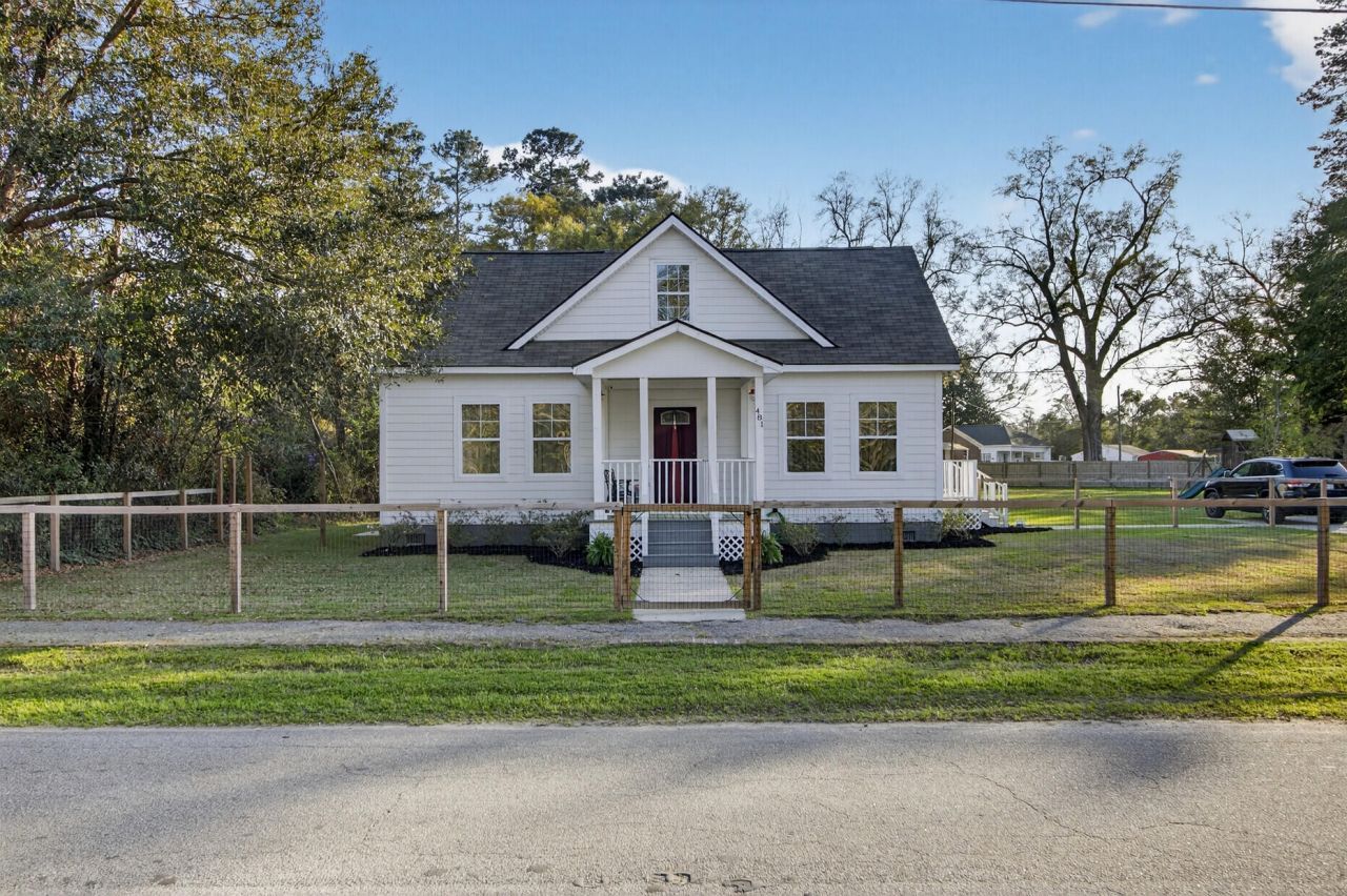 481 S Railroad Avenue Photo 3