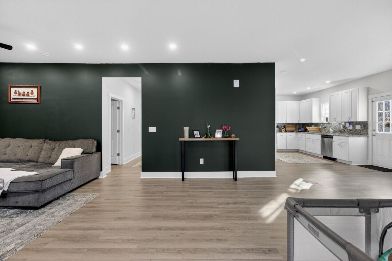 481 S Railroad Avenue Photo 6