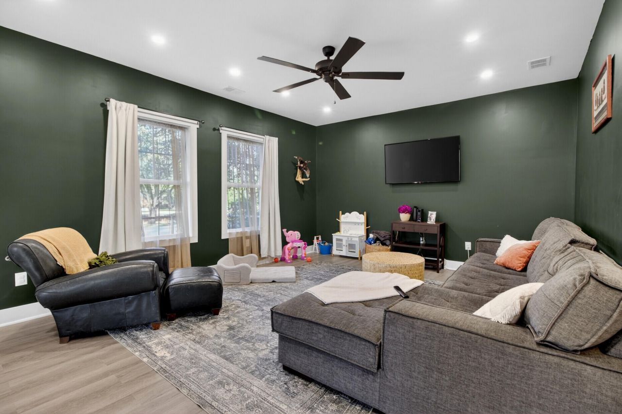 481 S Railroad Avenue Photo 8