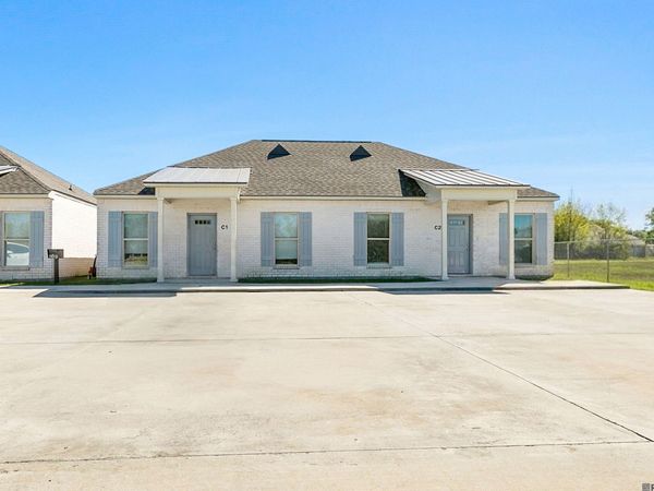 29050 S Magnolia St, Livingston, LA 70454