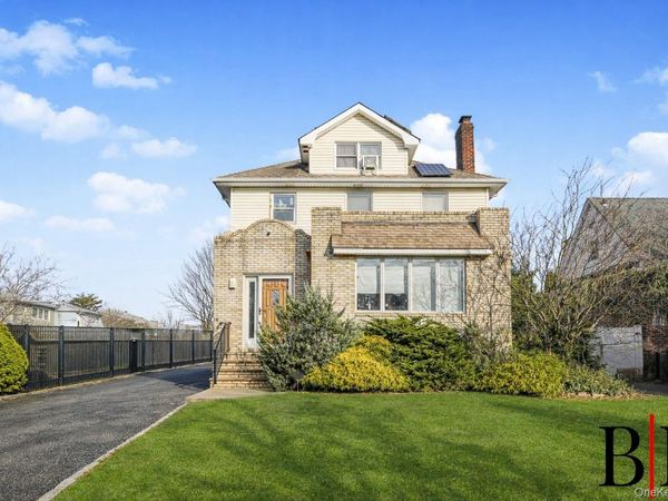 69 Crystal Avenue , Staten Island, NY 10302