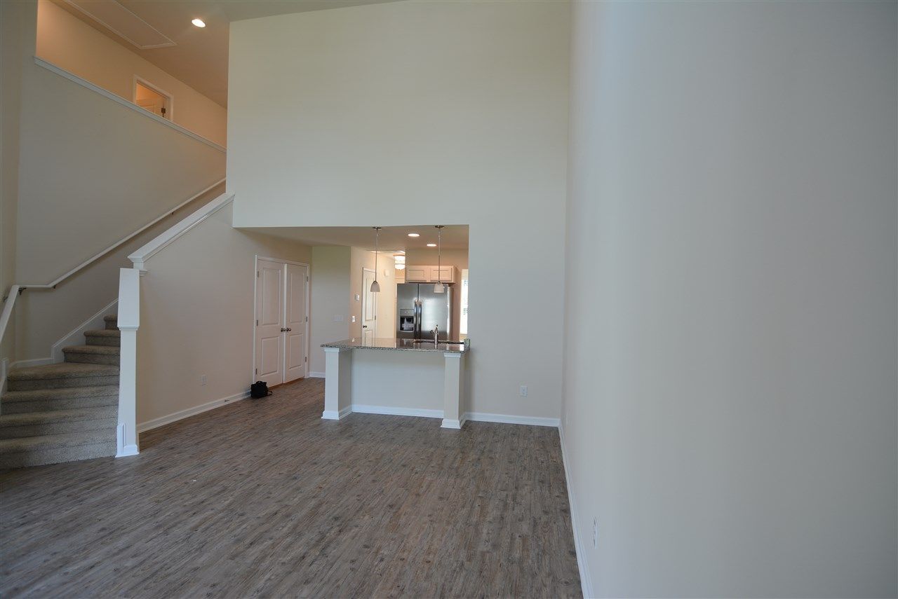 1109 Fairway Ln. Photo 5